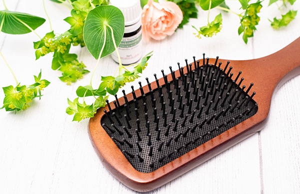 ヘアケアは頭皮から