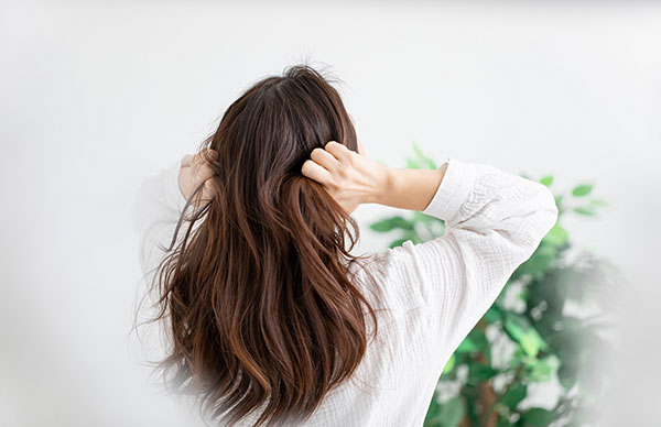 ヘアケアは頭皮から